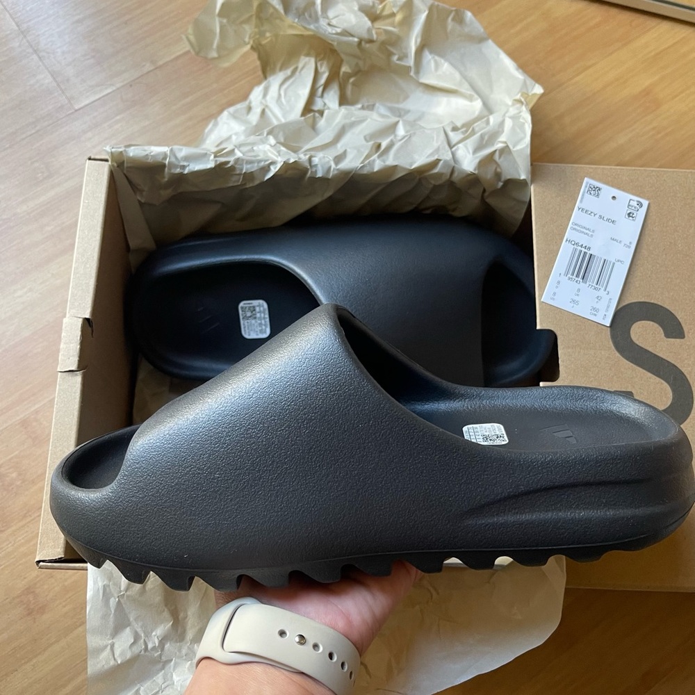 Yeezy slide “onyx” NWT